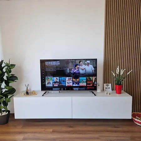 Red & White Palace Apartament