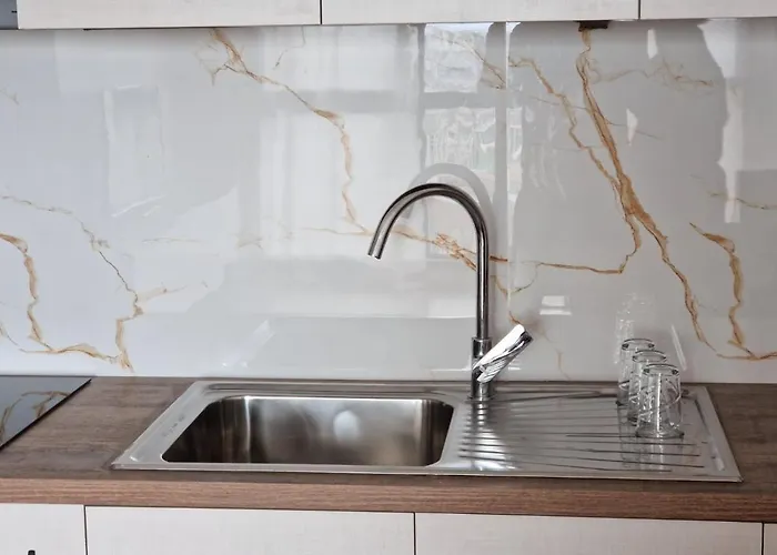 Red & White Palace Apartamento *