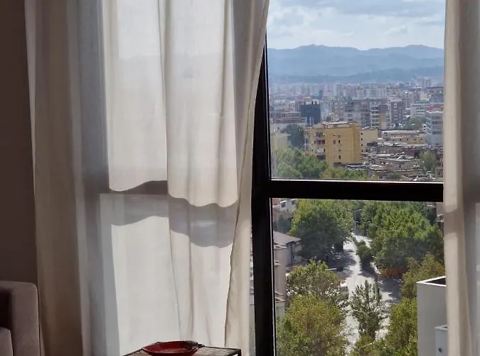 Red & White Palace * Τίρανα