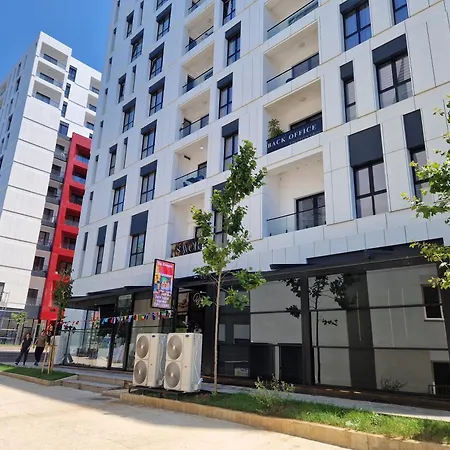 Red & White Palace * تيرانا