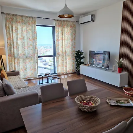 公寓 Red & White Palace *