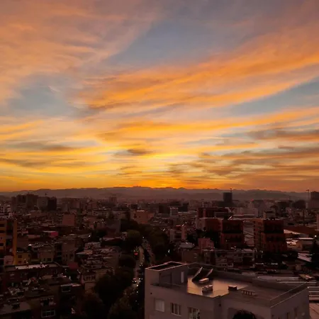 Red & White Palace 公寓 *